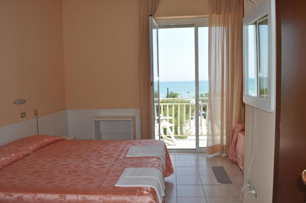 Hotel Perla Senigallia Camera foto