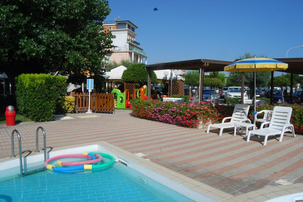 Hotel Perla Senigallia Esterno foto