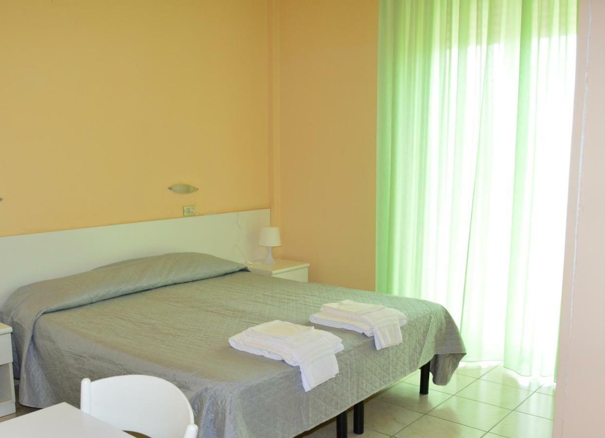 Hotel Perla Senigallia Esterno foto